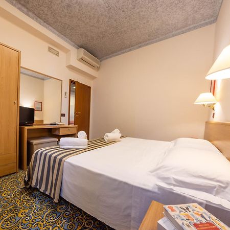 Hotel Giardinetto 데센자노델가르다 외부 사진
