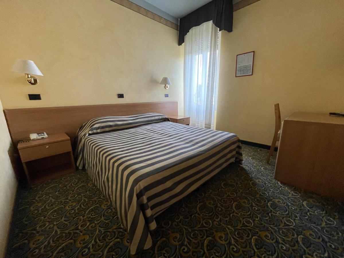 Hotel Giardinetto 데센자노델가르다 외부 사진