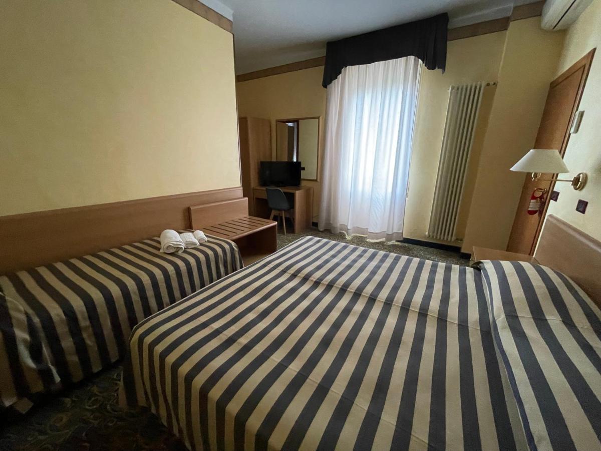 Hotel Giardinetto 데센자노델가르다 외부 사진
