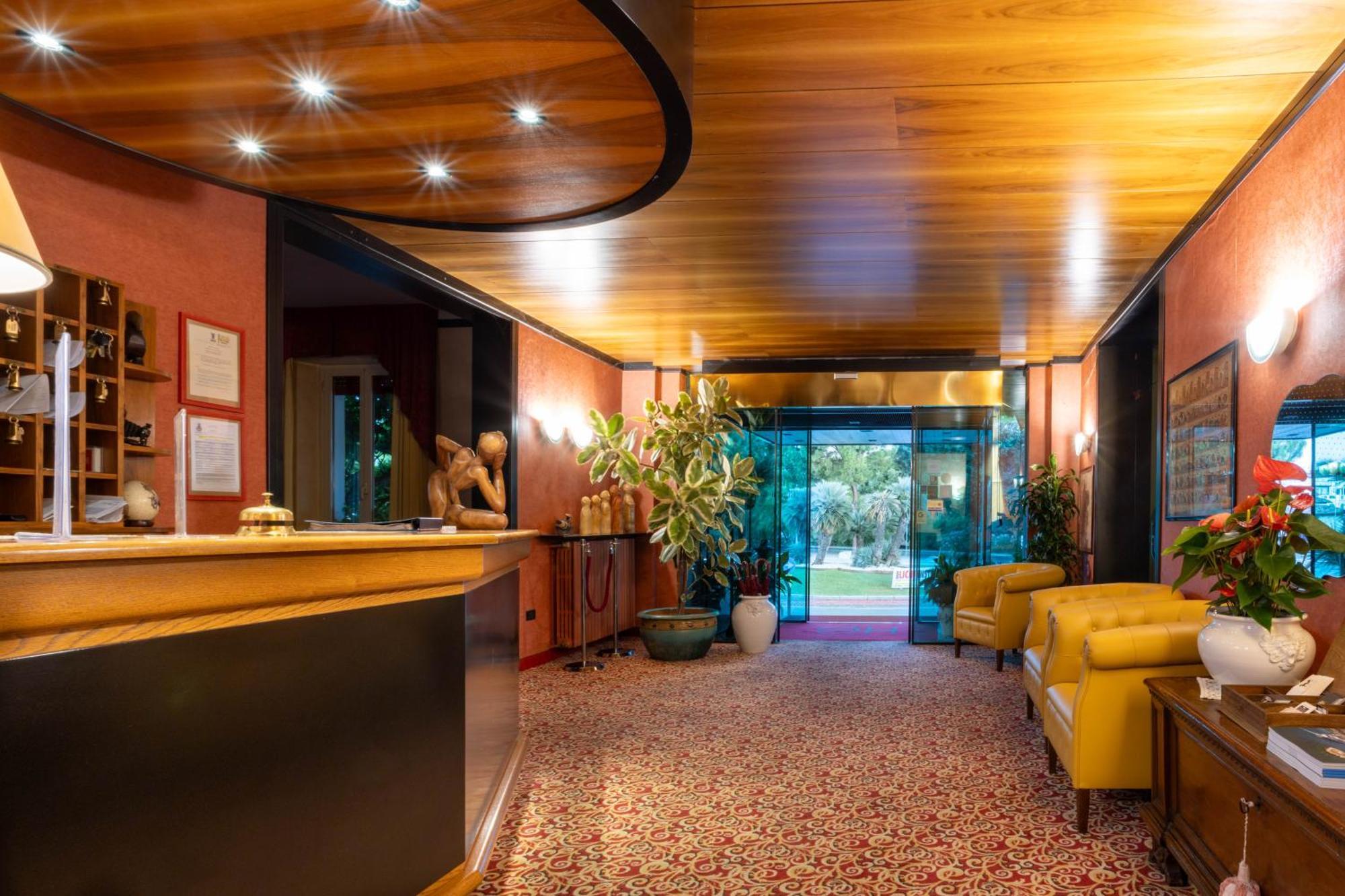 Hotel Giardinetto 데센자노델가르다 외부 사진