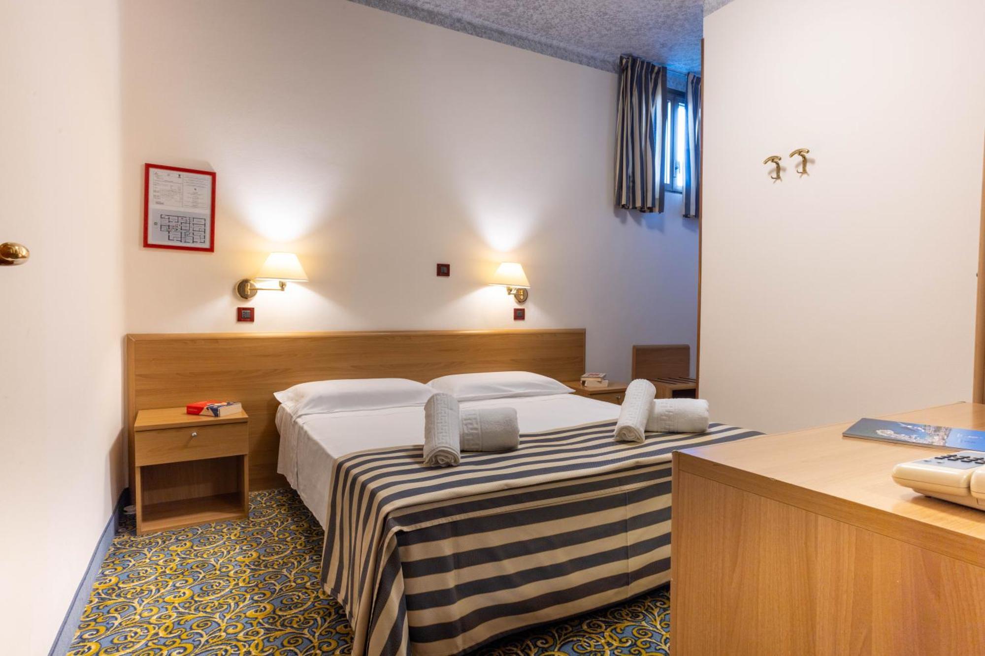 Hotel Giardinetto 데센자노델가르다 외부 사진