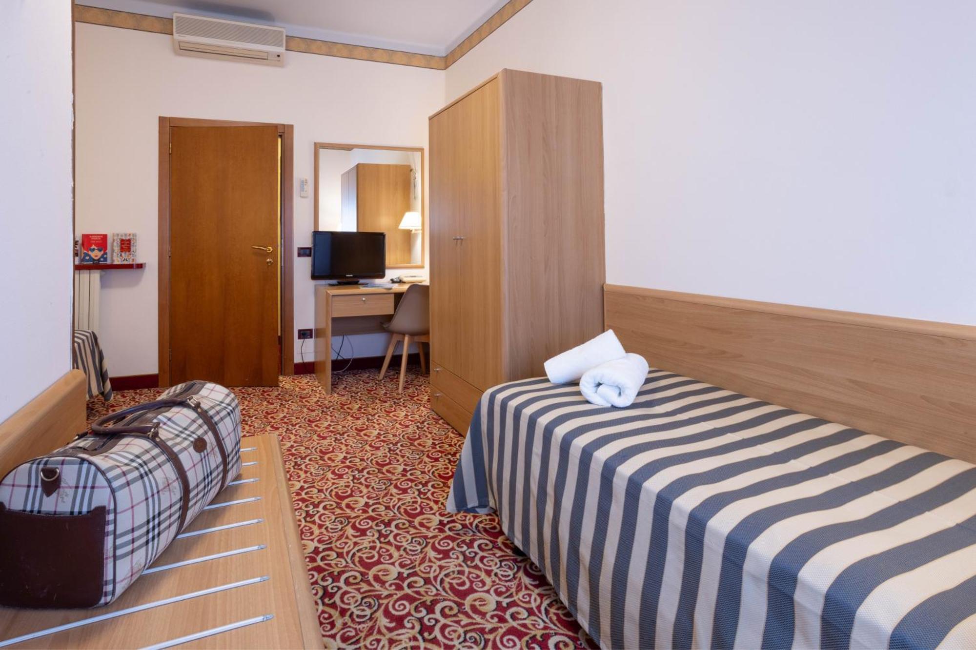 Hotel Giardinetto 데센자노델가르다 외부 사진