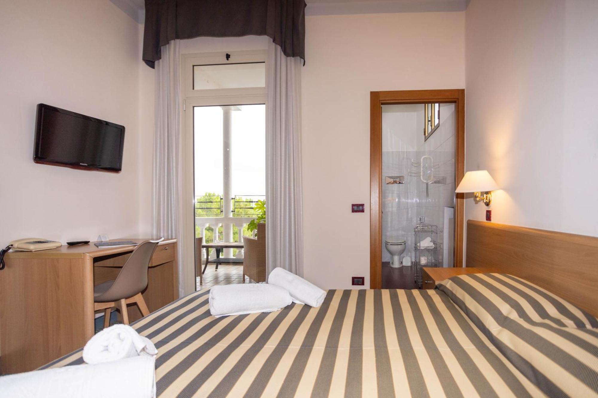 Hotel Giardinetto 데센자노델가르다 외부 사진