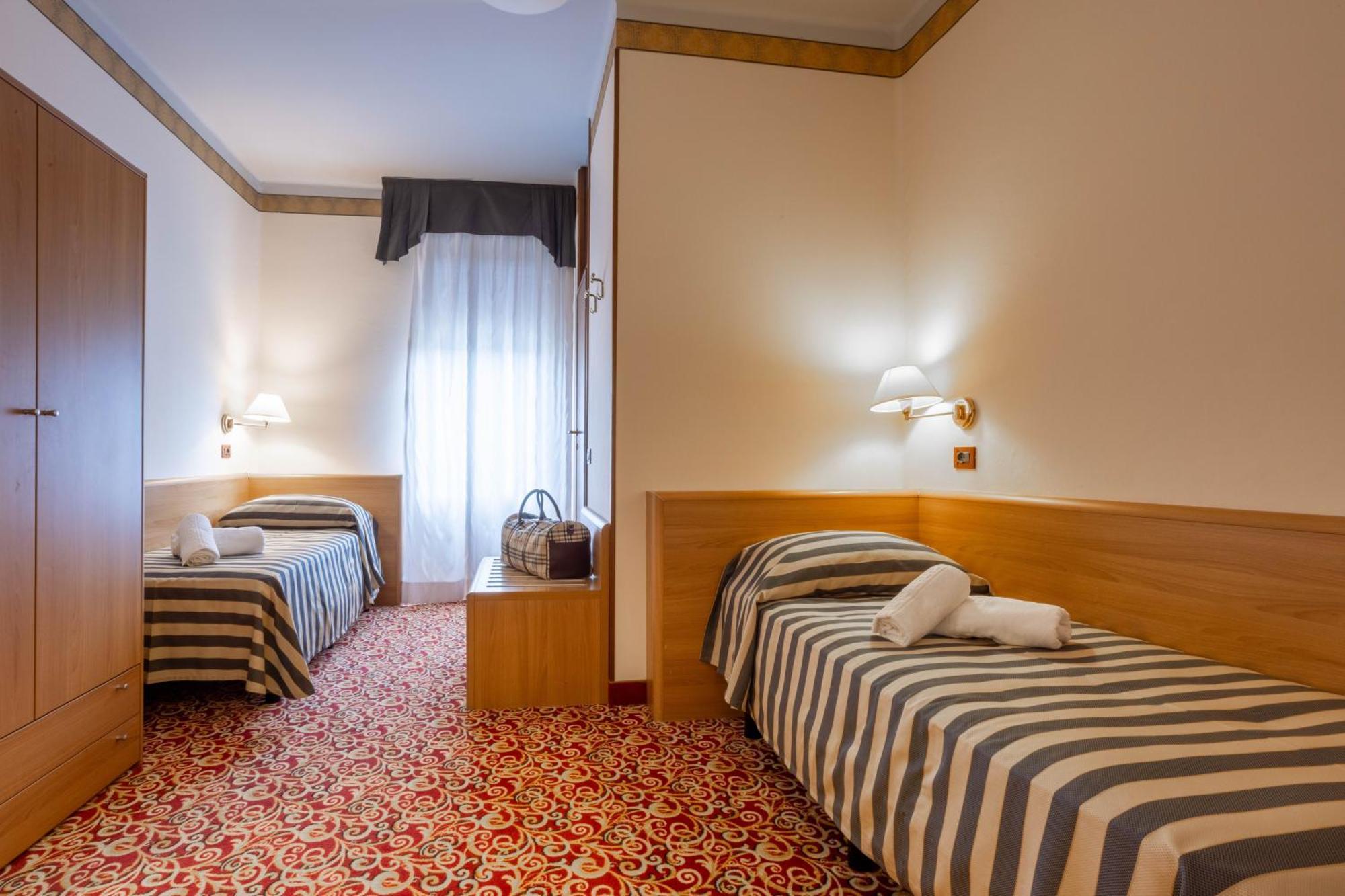 Hotel Giardinetto 데센자노델가르다 외부 사진