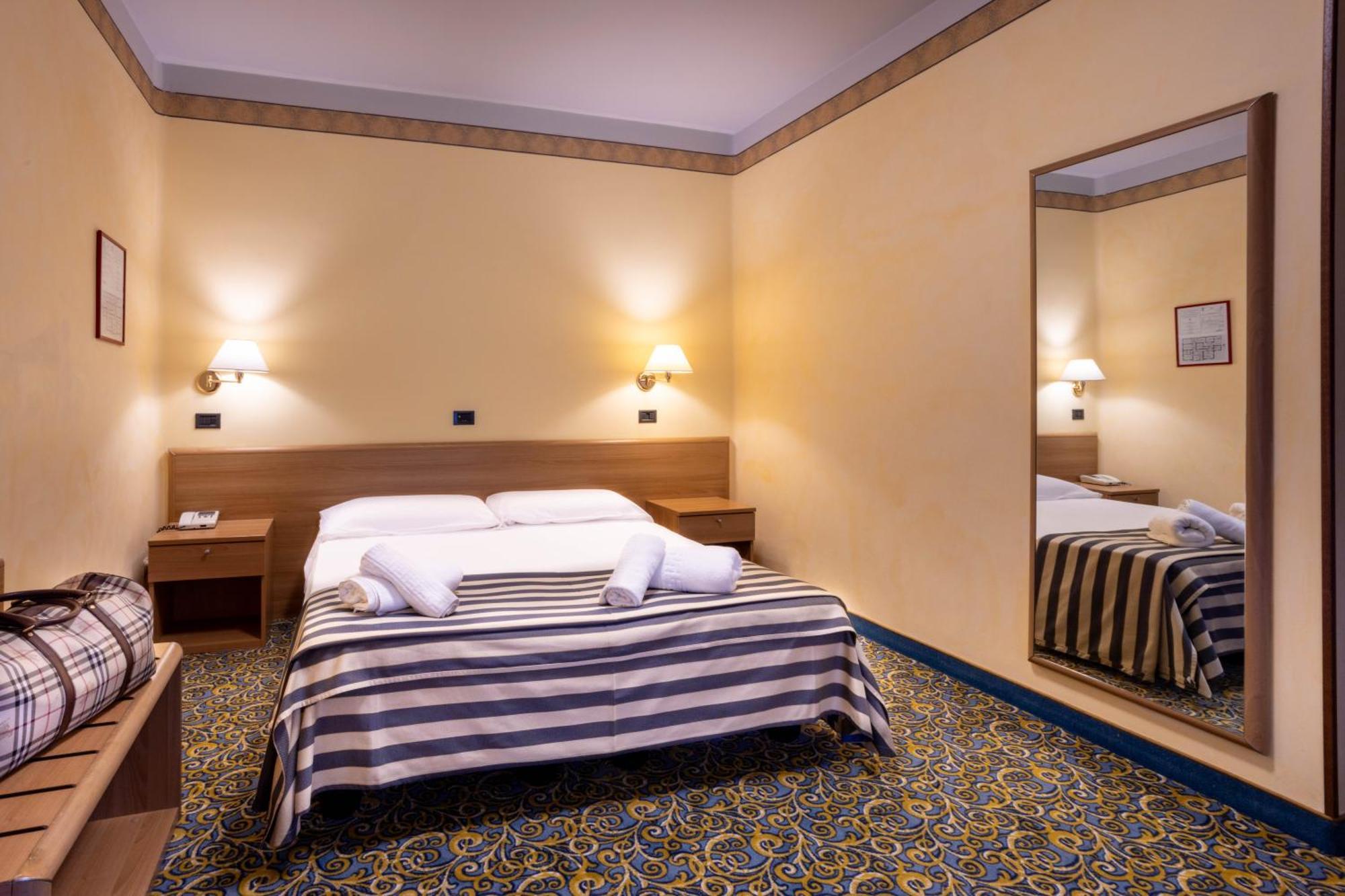 Hotel Giardinetto 데센자노델가르다 외부 사진