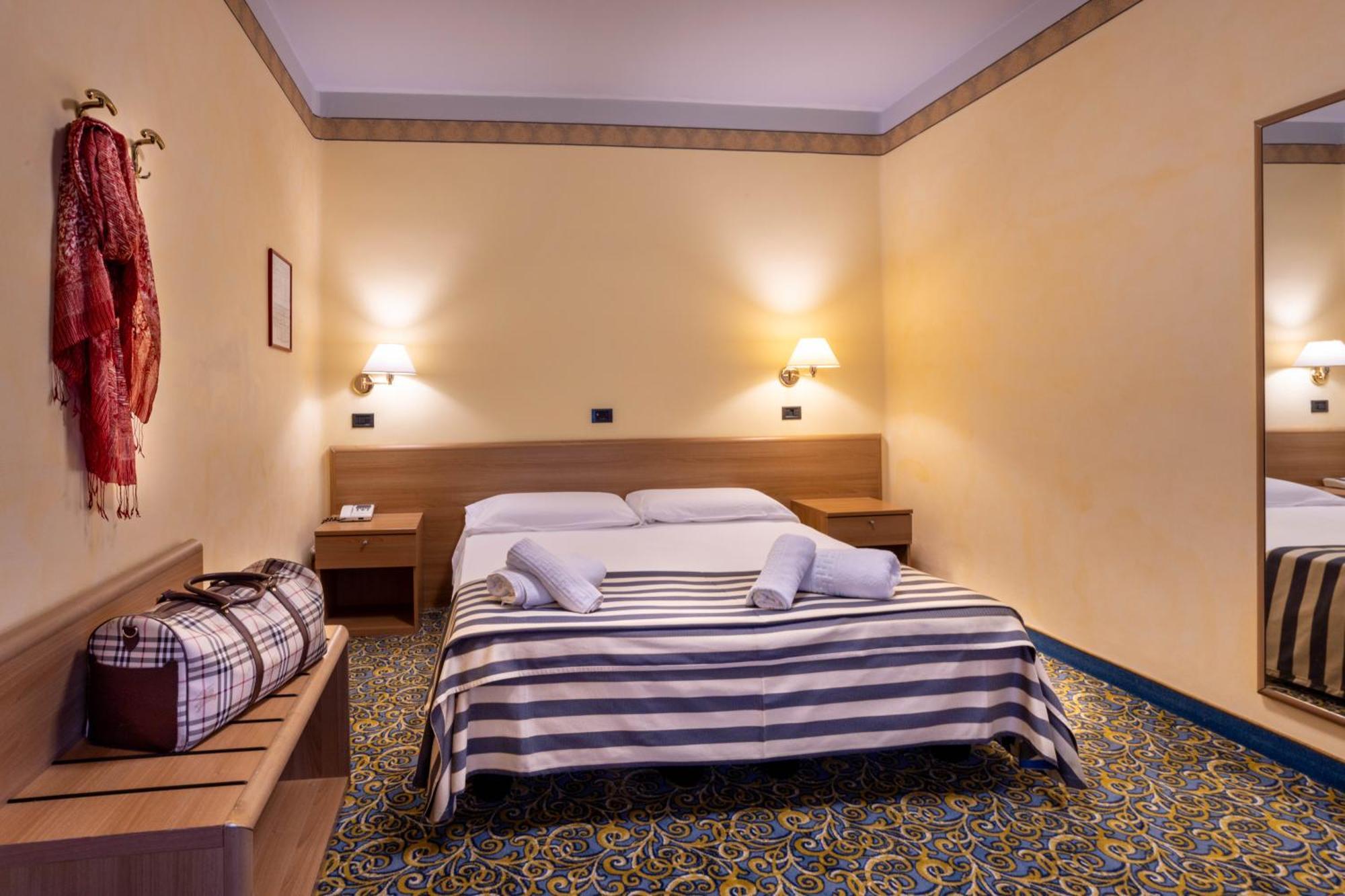 Hotel Giardinetto 데센자노델가르다 외부 사진