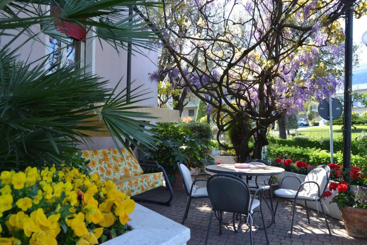 Hotel Giardinetto 데센자노델가르다 외부 사진